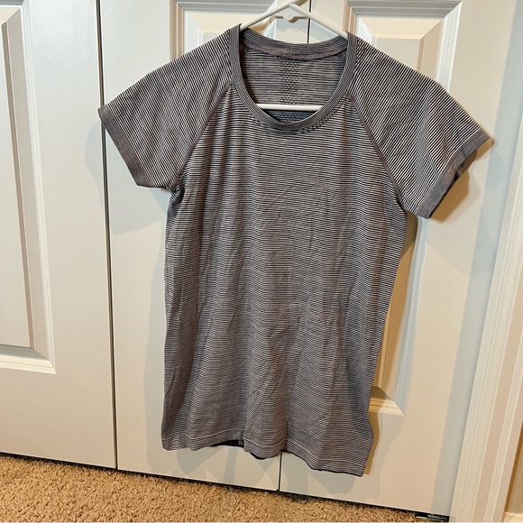 Lululemon swiftly tech 2.0 Wee are from space - Picture 2 of 4